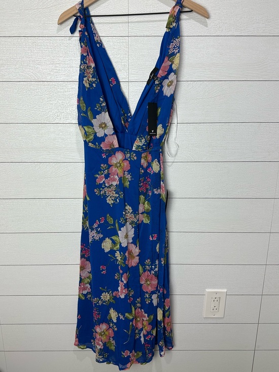 Lulus Dresses & Skirts - NWT Lulus Blue Floral Dress Size Small